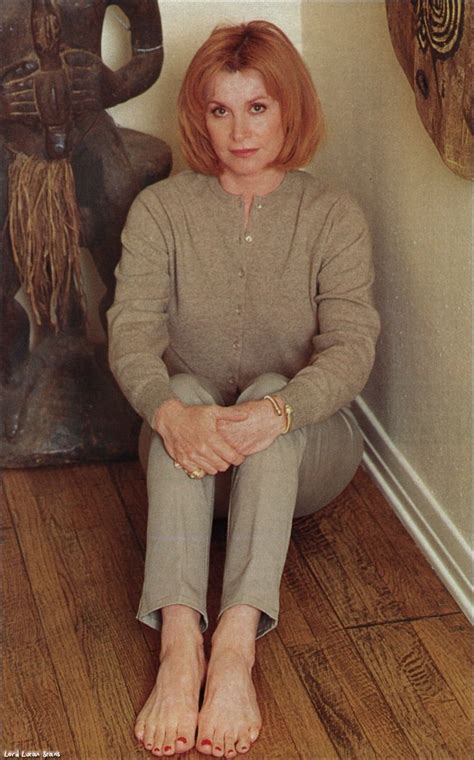 stefanie powers feet